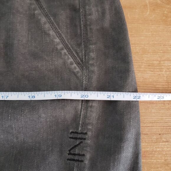 Sarah Pacini Medium Size 8/10 Gray Distressed Mini Skirt - Picture 7 of 10
